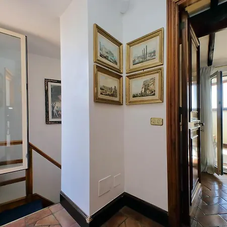 Rum i privatbostad Rooftop - Foro Lux *